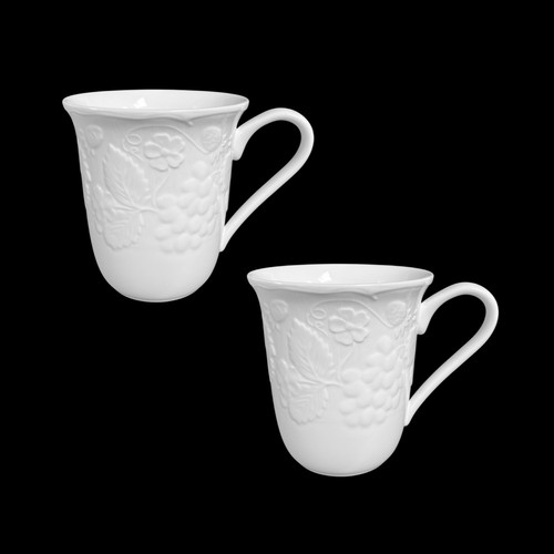 Wedgwood white strawberry and - white,