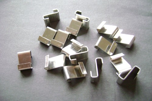 Greenhouse glass clips - glass,