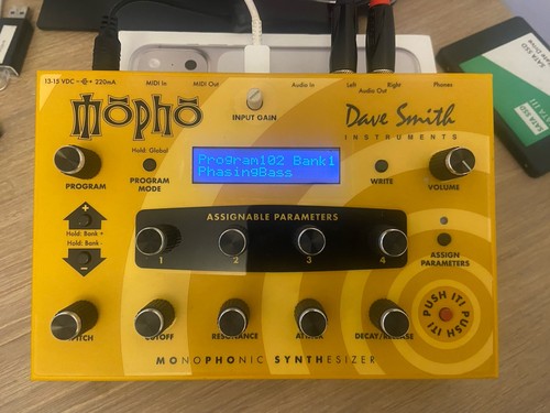Dave smith instruments mopho - smith,