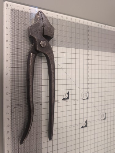 Rasche curved lasting pliers - lasting,