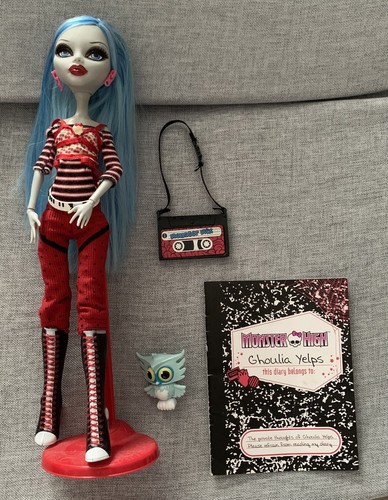 Monster high doll ghoulia - doll,