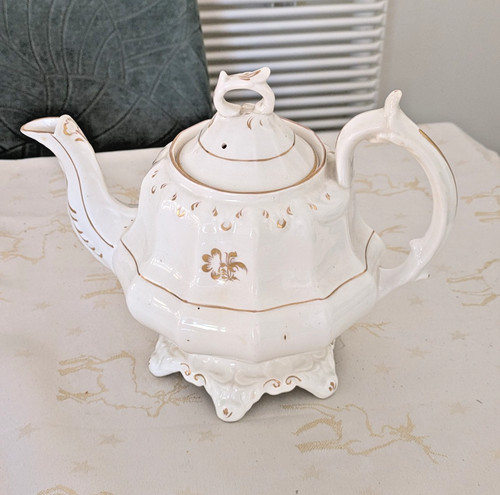 Large victorian white - large, teapot
