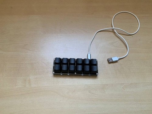 Key macro pad with - pad, diy