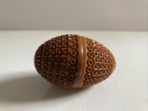 Antique bakelite thimble case - thimble,
