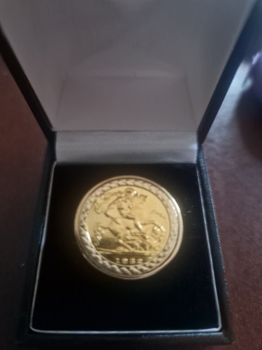 22ct half sovereign coin 1982 - sovereign,
