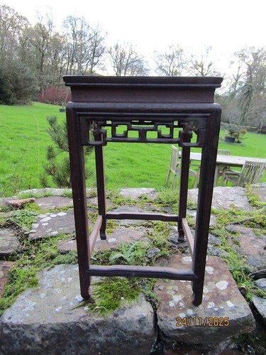 Bonsai display table - in, solid