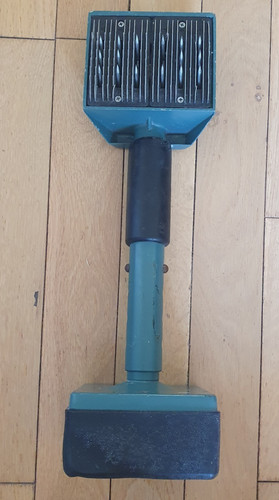 Carpet stretcher knee kicker - carpet,