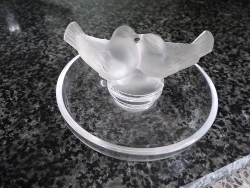Lalique kissing doves pin - kissing,