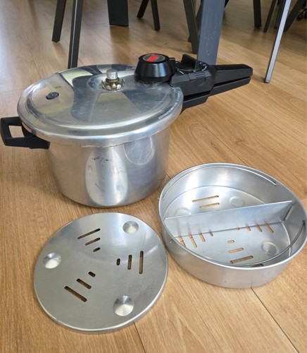 Pressure cooker prestige - cooker,