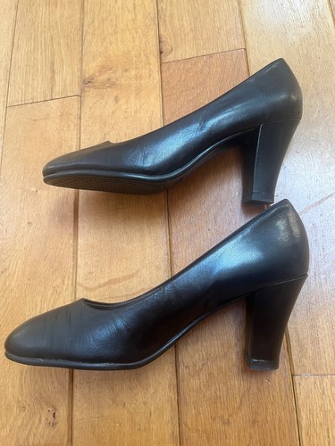 Worn cabin crew black - cabin,