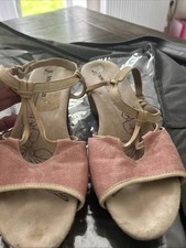 Ladies Romika Pale Pink Sandals Size 7.5