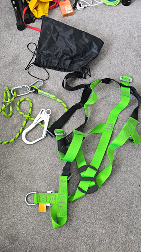 Green full body safety - green, harness