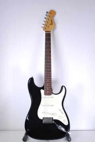 Squier fender stratocaster - by,
