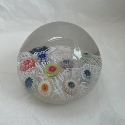Spaced millefiori lace - on,