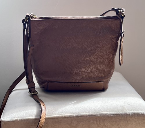Fossil corey pebbled leather - fossil,