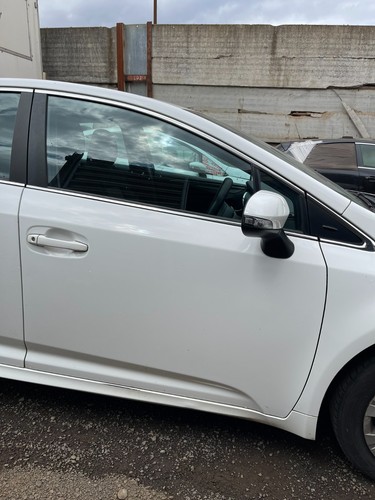 Toyota avensis t27 - toyota, 2015
