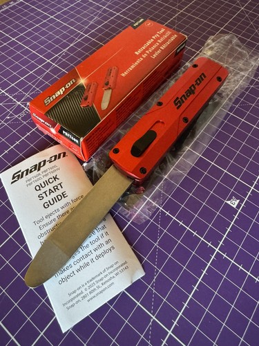 Snap retractable pry tool - ,