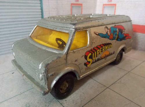Corgi superman chevrolet - ~,