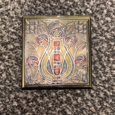 VINTAGE VANITY PAST TIMES