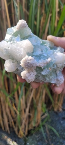 Apophyllite stage - apophyllite,,