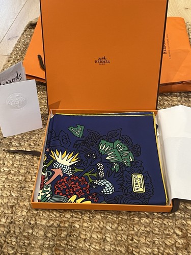 Authentic hermès carré - carré, twill