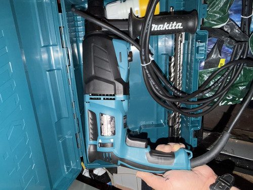 Makita hr2630 110v 800w corded - 800w,