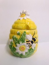 Yellow Daisy Floral Bee Hive