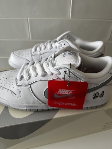 Supreme nike dunk - sb,