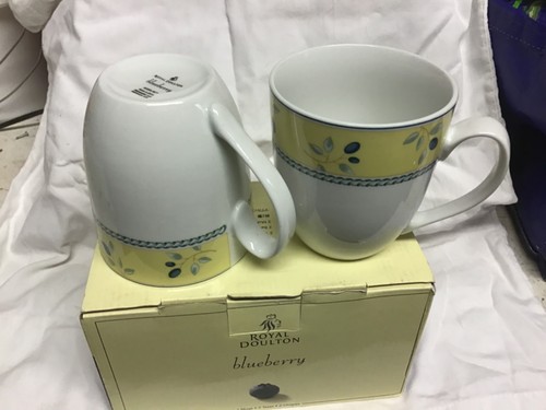 Royal doulton coffee mugs - 2,