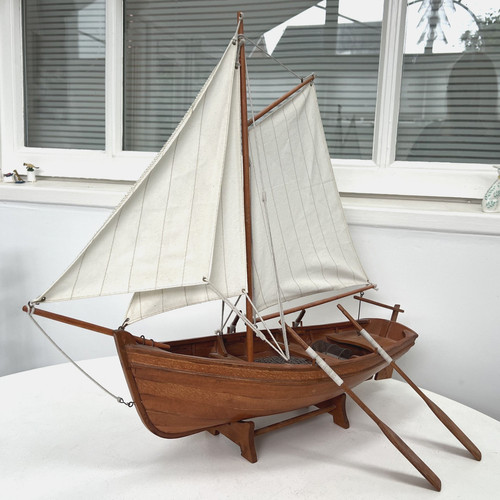 Large vintage wooden model - large,