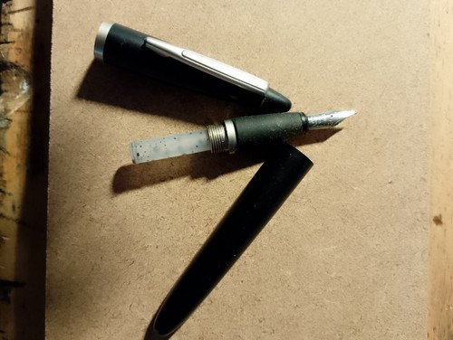 Fountain pen black finish - -,