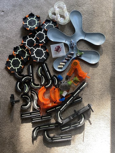 Hexbug bundle with - hexbug,