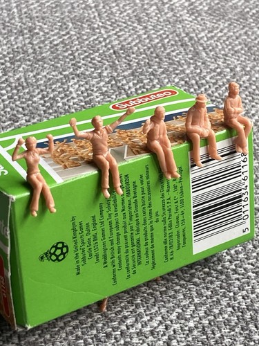 Subbuteo unpapainted crowd - unpapainted,