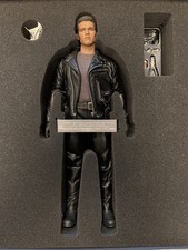 Hot Toys Sideshow Terminator 2