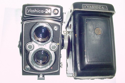Yashica tlr 6x6 - 24, medium