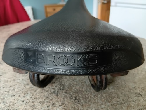 Brooks plastic vintage saddle - plastic,