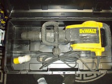 Dewalt D25899, Breaker, 110v, Heavy Duty, SDS Max. 1500w, BPM2040 & Carry Case.