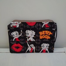 HANDMADE ZIPPED COIN PURSE - BETTY BOOP DESIGNS BLACK FABRIC 16 x 12 cm