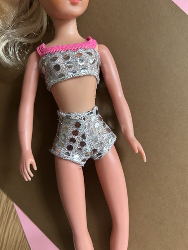 Vintage 1980s sindy doll - 🩷,