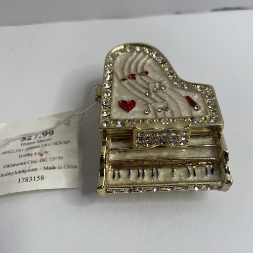 Small pill box trinket - box, ring