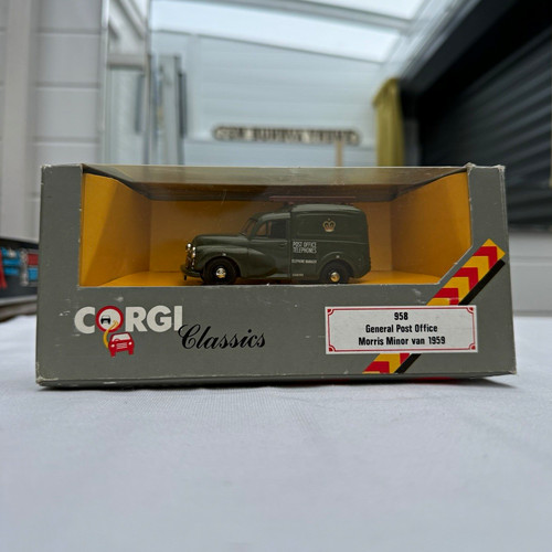 Corgi classics 958 morris - corgi,