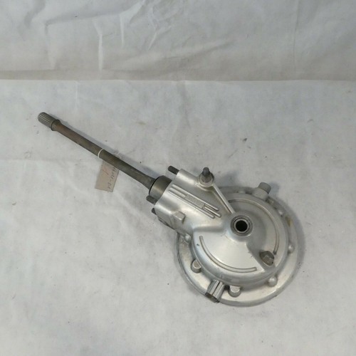 Yamaha 900 rear axle - rear,