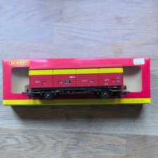 Hornby R6265 ZXA Van Bogie Wagon KDC 210280 in NSE Satlink Red & Yellow Livery