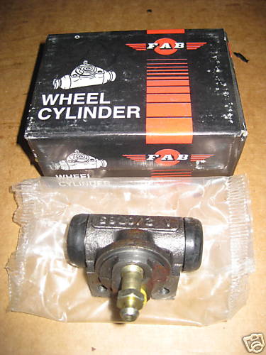 Rear wheel brake - rear, cylinder