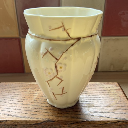 Vintage belleek vase fine - vase,
