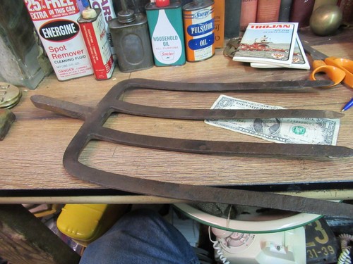 Primitive antique tine farm - antique,