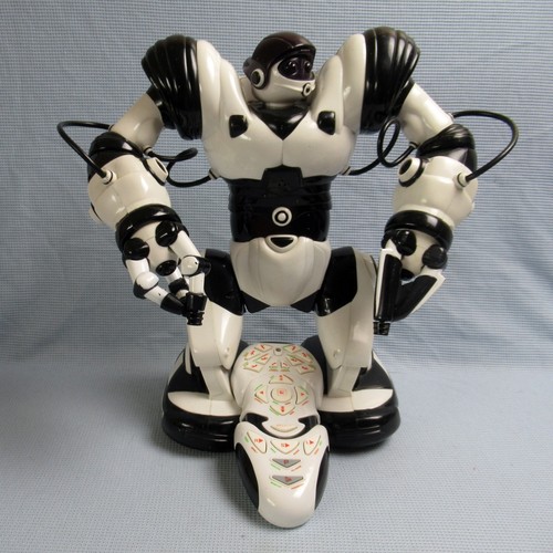 Wowwee robosapien large - wowwee,