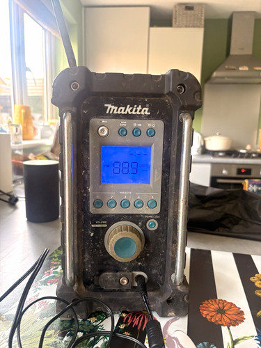 Makita bmr100 portable - makita,