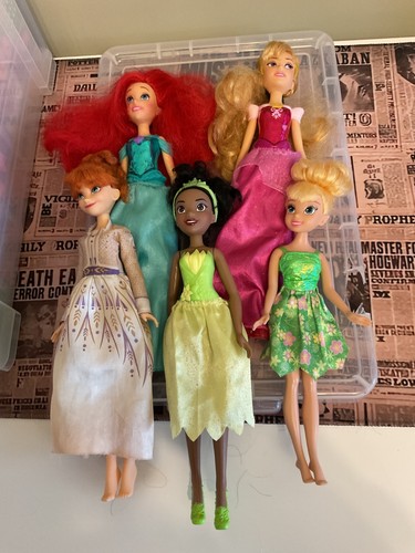 Disney set dolls - of, 5