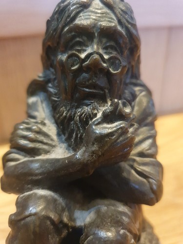 Cast bronze sculpture - bronze,